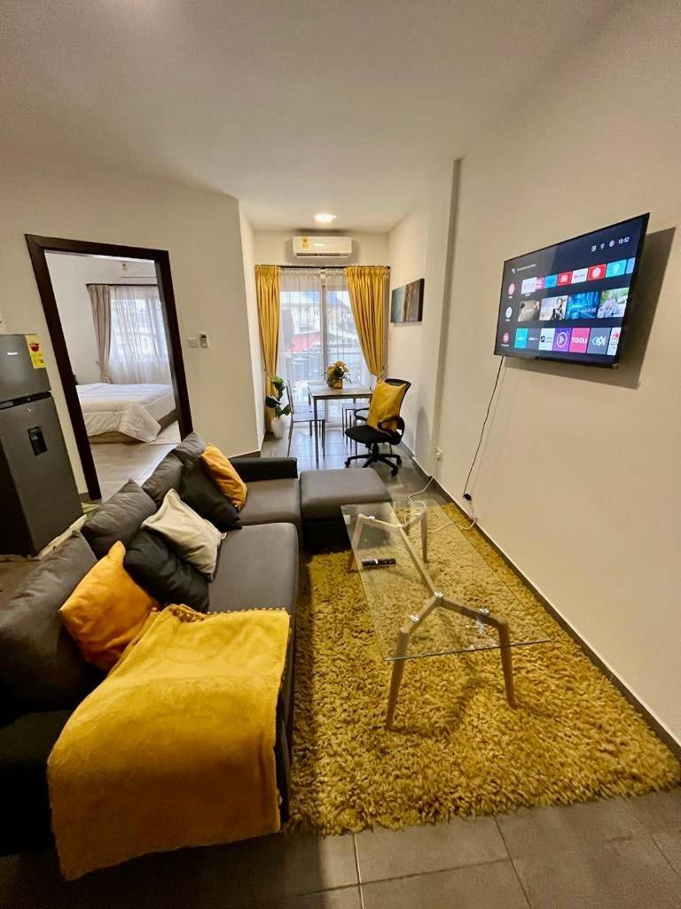 Lovely & Cozy 1 Bedroom Serviced Apartment Accra Bagian luar foto